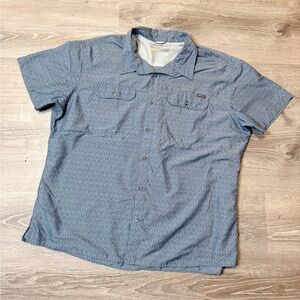 •EDDIE BAUER• BUTTON UP